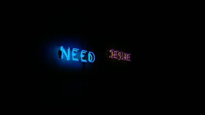 dans le besoin — in need